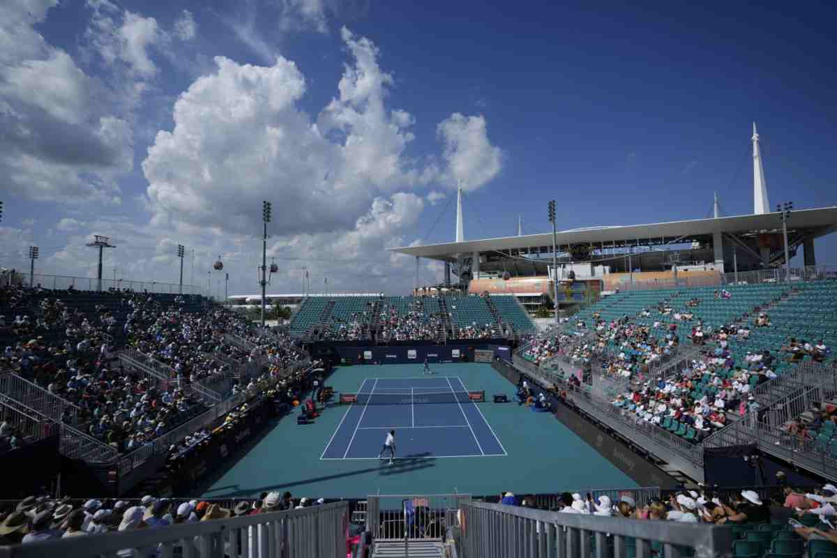 Tennis, ritiro per la campionessa