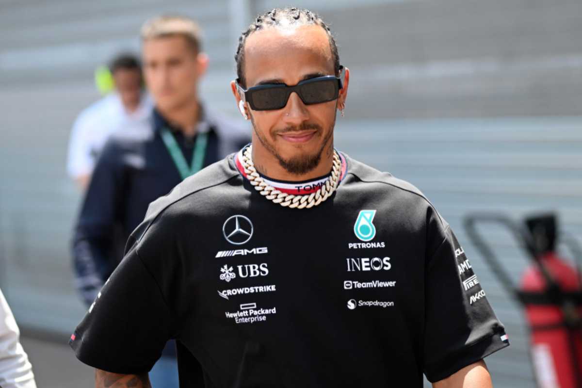 Lewis Hamilton resta alla Mercedes